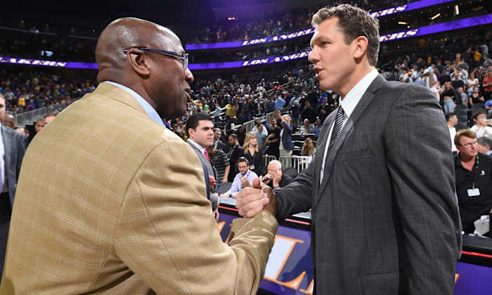 mike-brown-luke-walton.jpg